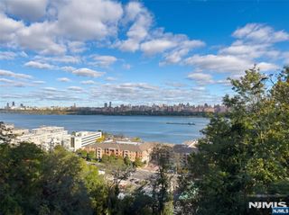 7430 JFK Blvd E, North Bergen, NJ 07047