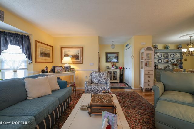 13 Sequoia Court, Barnegat, NJ 08005