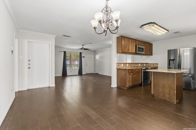 7619 PIPERS SWAN ST, San Antonio, TX 78251