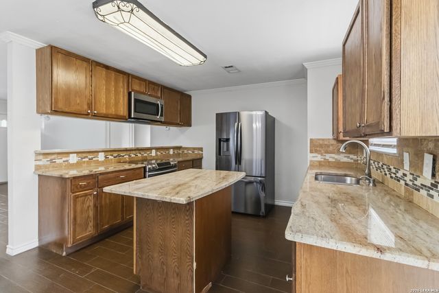 7619 PIPERS SWAN ST, San Antonio, TX 78251