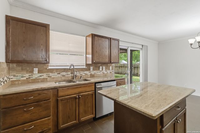 7619 PIPERS SWAN ST, San Antonio, TX 78251