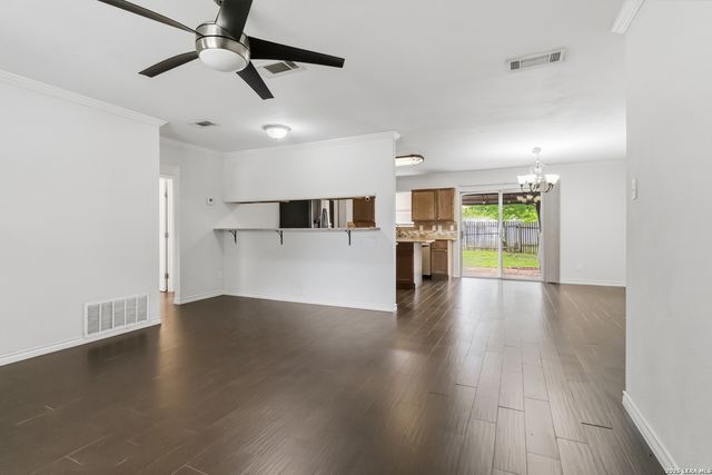 7619 PIPERS SWAN ST, San Antonio, TX 78251
