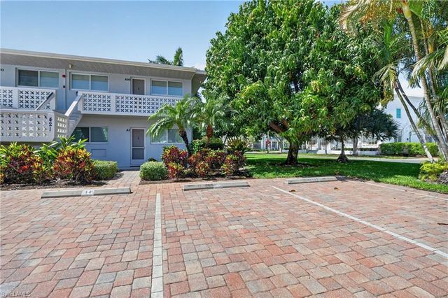 421 12th AVE S A1, Naples, FL 34102
