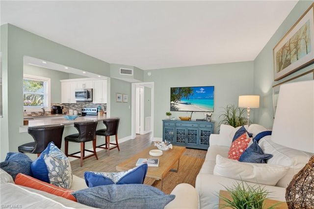 421 12th AVE S A1, Naples, FL 34102