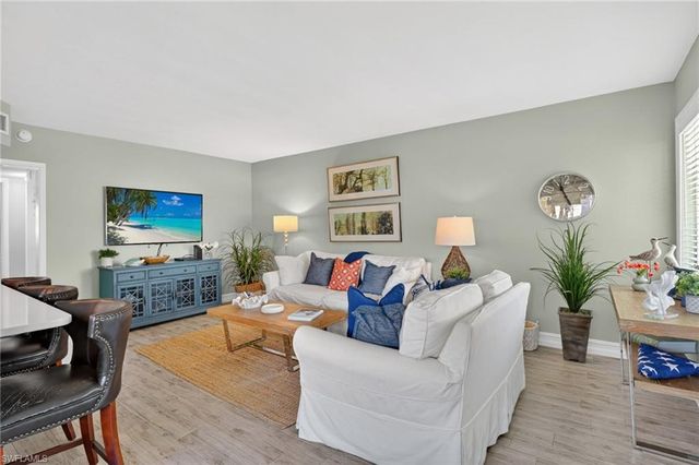 421 12th AVE S A1, Naples, FL 34102