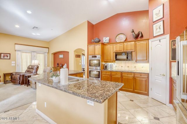 7576 E TAILFEATHER Drive, Scottsdale, AZ 85255