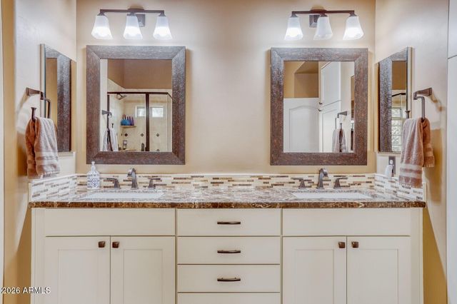 7576 E TAILFEATHER Drive, Scottsdale, AZ 85255