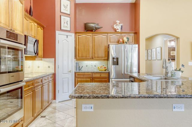 7576 E TAILFEATHER Drive, Scottsdale, AZ 85255