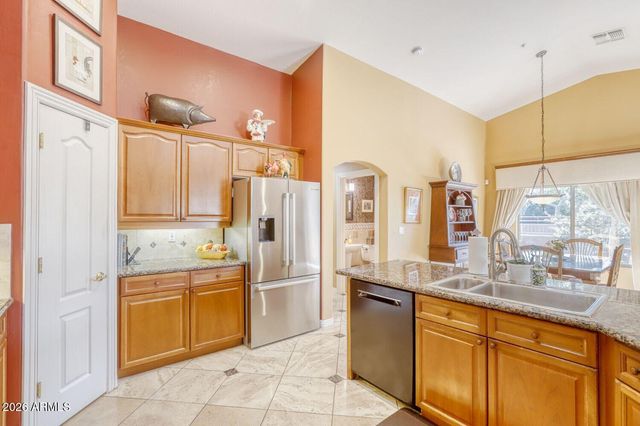 7576 E TAILFEATHER Drive, Scottsdale, AZ 85255