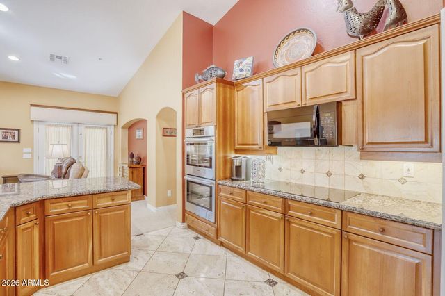 7576 E TAILFEATHER Drive, Scottsdale, AZ 85255