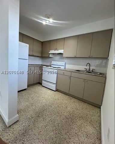 3181 SW 18th St 2, Miami, FL 33145