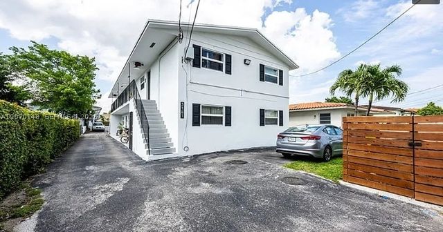3181 SW 18th St 2, Miami, FL 33145