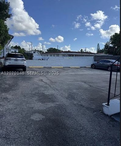 3181 SW 18th St 2, Miami, FL 33145
