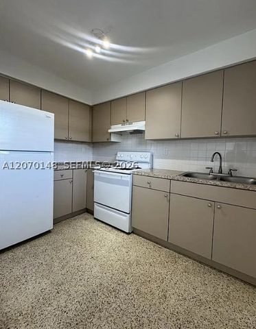 3181 SW 18th St 2, Miami, FL 33145