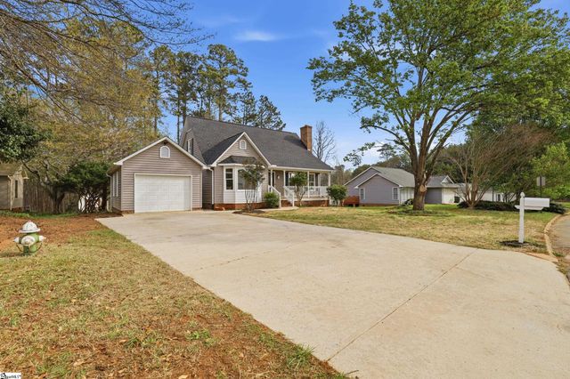 104 Luke Court, Easley, SC 29640
