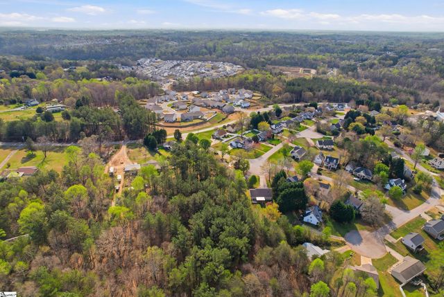 104 Luke Court, Easley, SC 29640