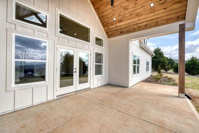 65 Club Ct, Blairsville, GA 30512