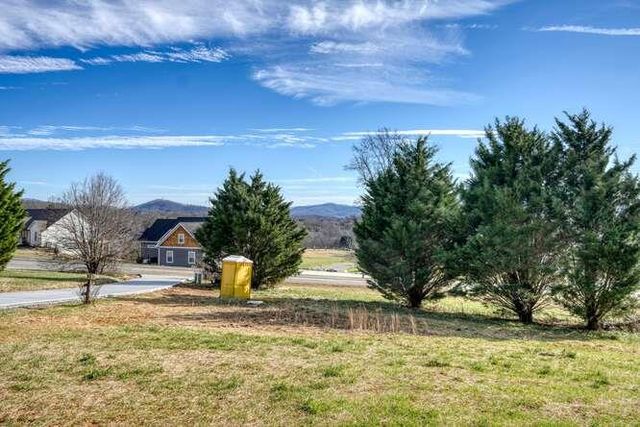 65 Club Ct, Blairsville, GA 30512