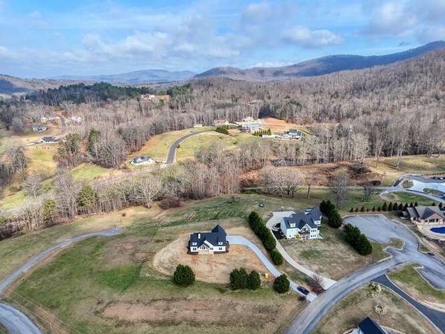 65 Club Ct, Blairsville, GA 30512