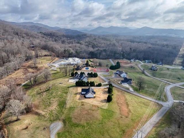 65 Club Ct, Blairsville, GA 30512