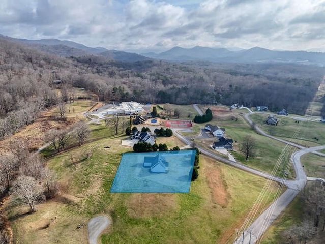 65 Club Ct, Blairsville, GA 30512
