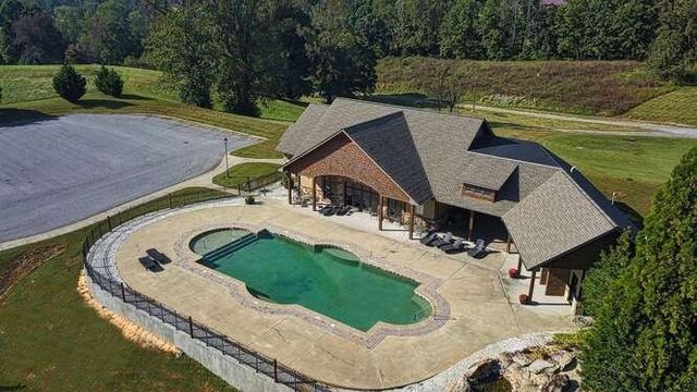 65 Club Ct, Blairsville, GA 30512