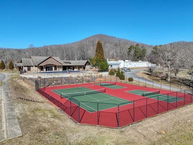 65 Club Ct, Blairsville, GA 30512