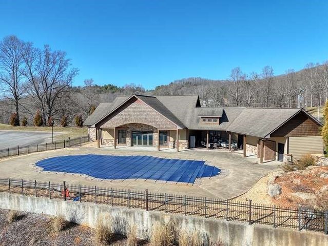 65 Club Ct, Blairsville, GA 30512