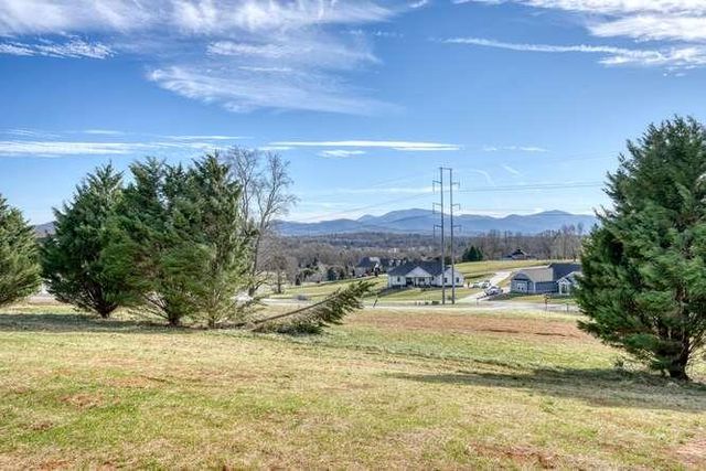 65 Club Ct, Blairsville, GA 30512