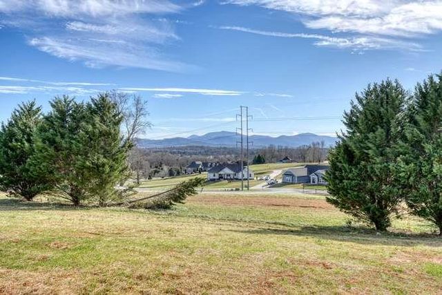 65 Club Ct, Blairsville, GA 30512