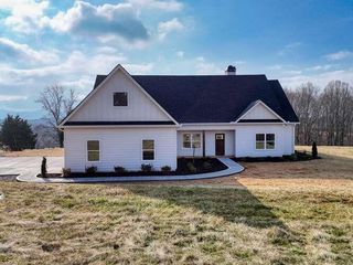 65 Club Ct, Blairsville, GA 30512