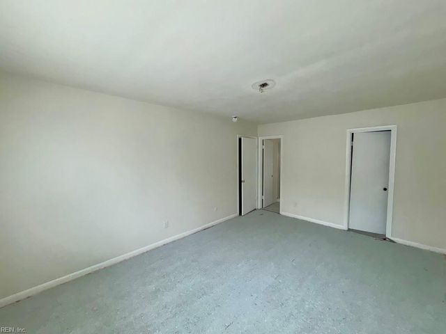 3560 Dana LN, Virginia Beach, VA 23452