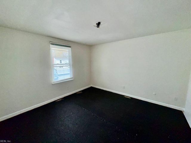 3560 Dana LN, Virginia Beach, VA 23452