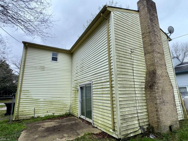 3560 Dana LN, Virginia Beach, VA 23452