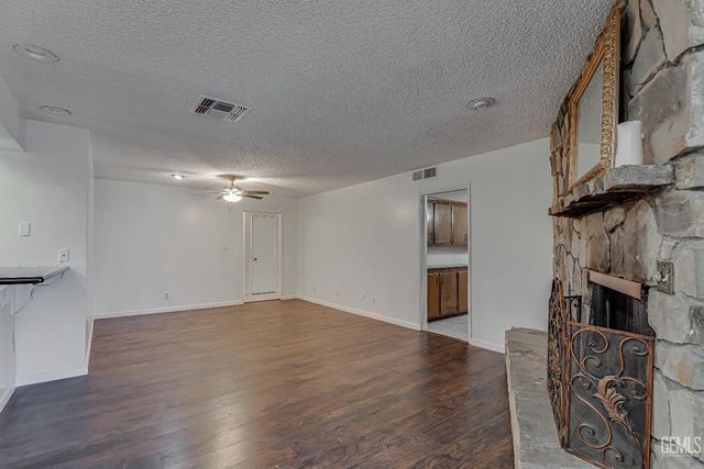 118 Village Way, Taft, CA 93268