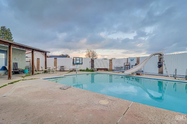 118 Village Way, Taft, CA 93268