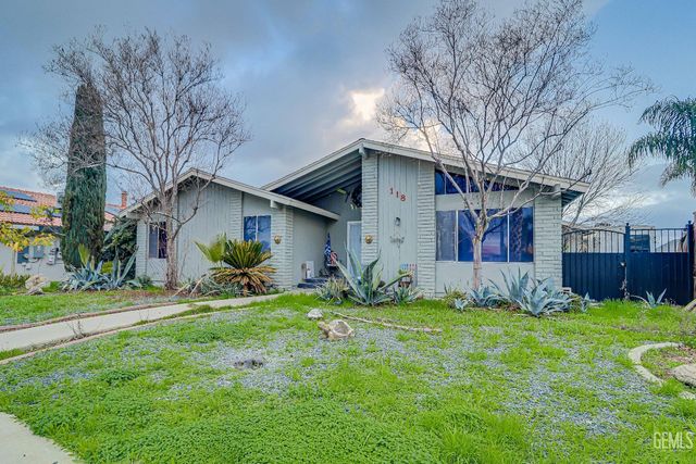 118 Village Way, Taft, CA 93268