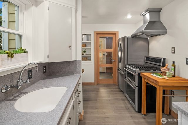 7741 16th Avenue NW, Seattle, WA 98117