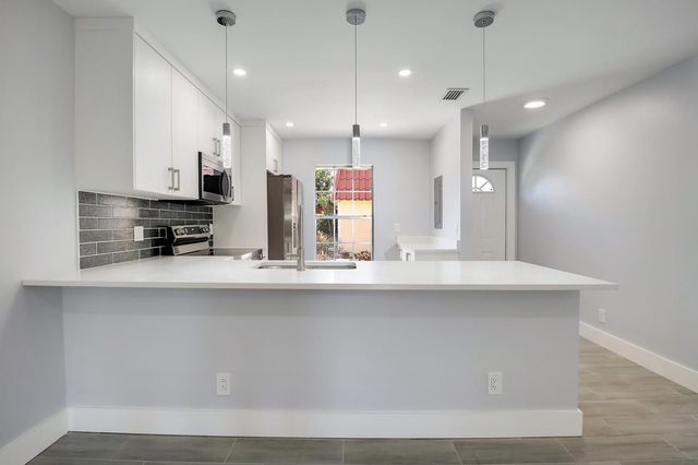 714 Nantucket Circle B, Lake Worth, FL 33467