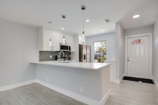 714 Nantucket Circle B, Lake Worth, FL 33467