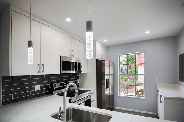 714 Nantucket Circle B, Lake Worth, FL 33467