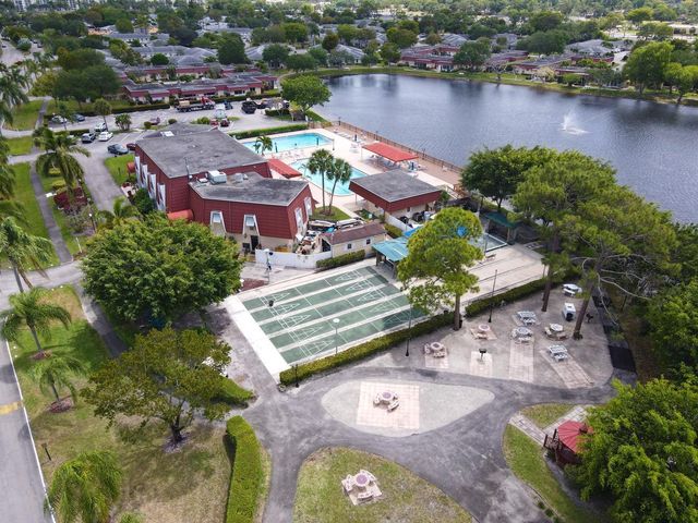 714 Nantucket Circle B, Lake Worth, FL 33467