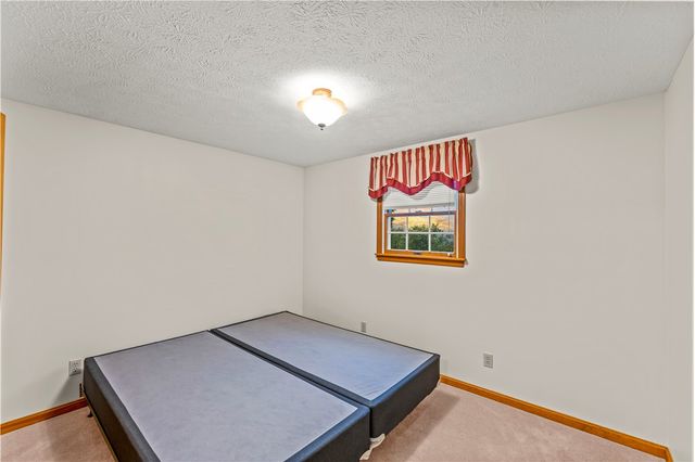 1657 DEERFIELD RD, South Franklin, PA 15301