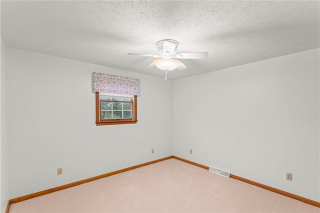 1657 DEERFIELD RD, South Franklin, PA 15301