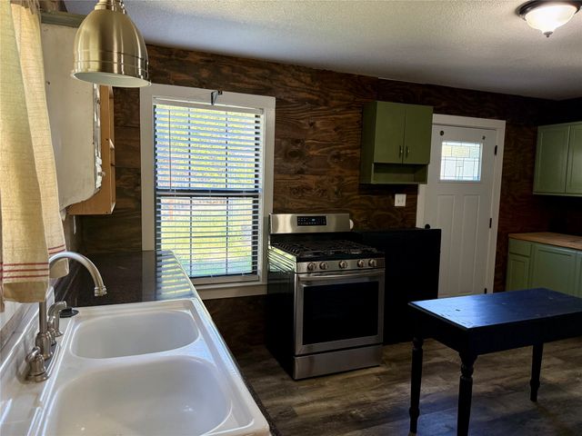 122 Tobacco Road, Whitney, TX 76692