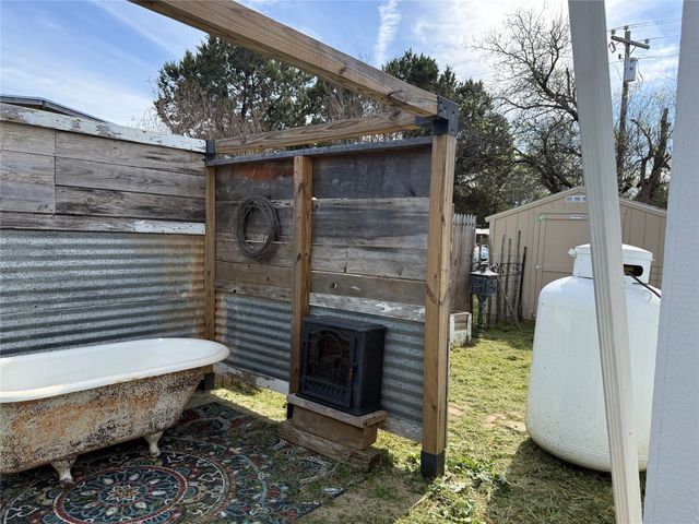 122 Tobacco Road, Whitney, TX 76692