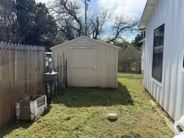 122 Tobacco Road, Whitney, TX 76692