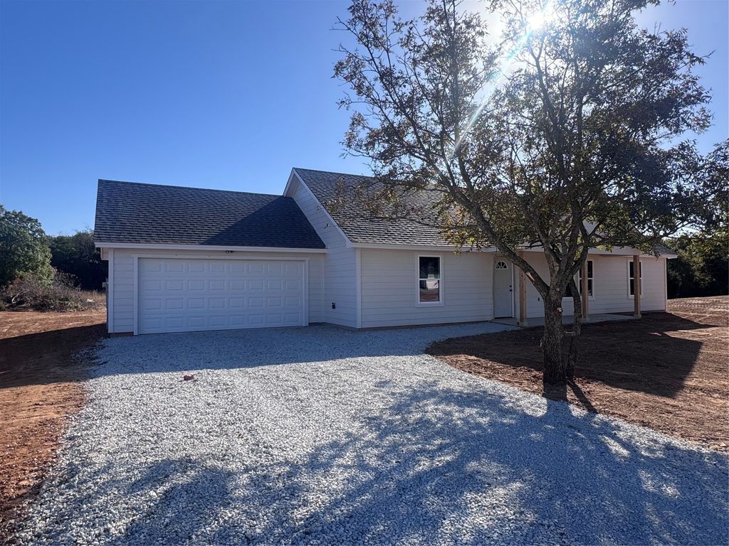 1009 Bradshaw Court, Springtown, TX 76082