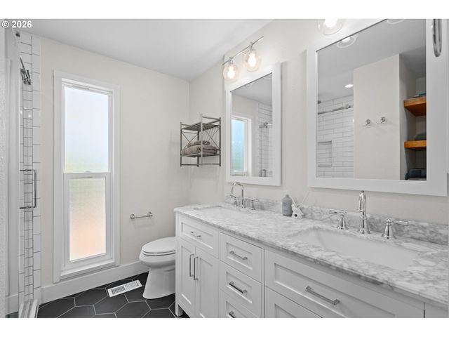 16870 Nw SOMERSET Dr, Beaverton, OR 97006
