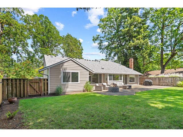 16870 Nw SOMERSET Dr, Beaverton, OR 97006